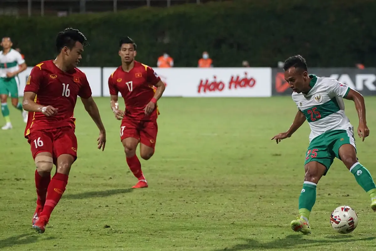 Foto: Fokus Bertahan, Timnas Indonesia Buat Vietnam Frustrasi dan Gigit Jari usai Hasil Imbang Tanpa Gol di Matchday Ketiga Piala AFF 2020