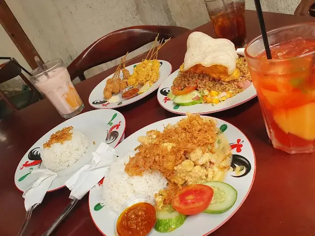 7. Haben Coffee Laris Manis karena Suasana Outdoor-nya yang Sejuk dan Instagramable