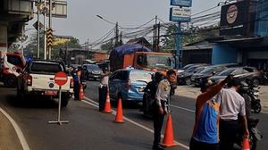 Macet Usai Kebakaran Pabrik Bingkai di Duren Sawit, Ini Rekayasa Lalu Lintas