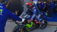 Pebalap Movistar Yamaha, Maverick Vinales, menguji fairing baru pada hari kedua post-season test MotoGP di Sirkuit Ricardo Tormo, Valencia, Spanyol, Rabu (15/11/2017). (Crash)