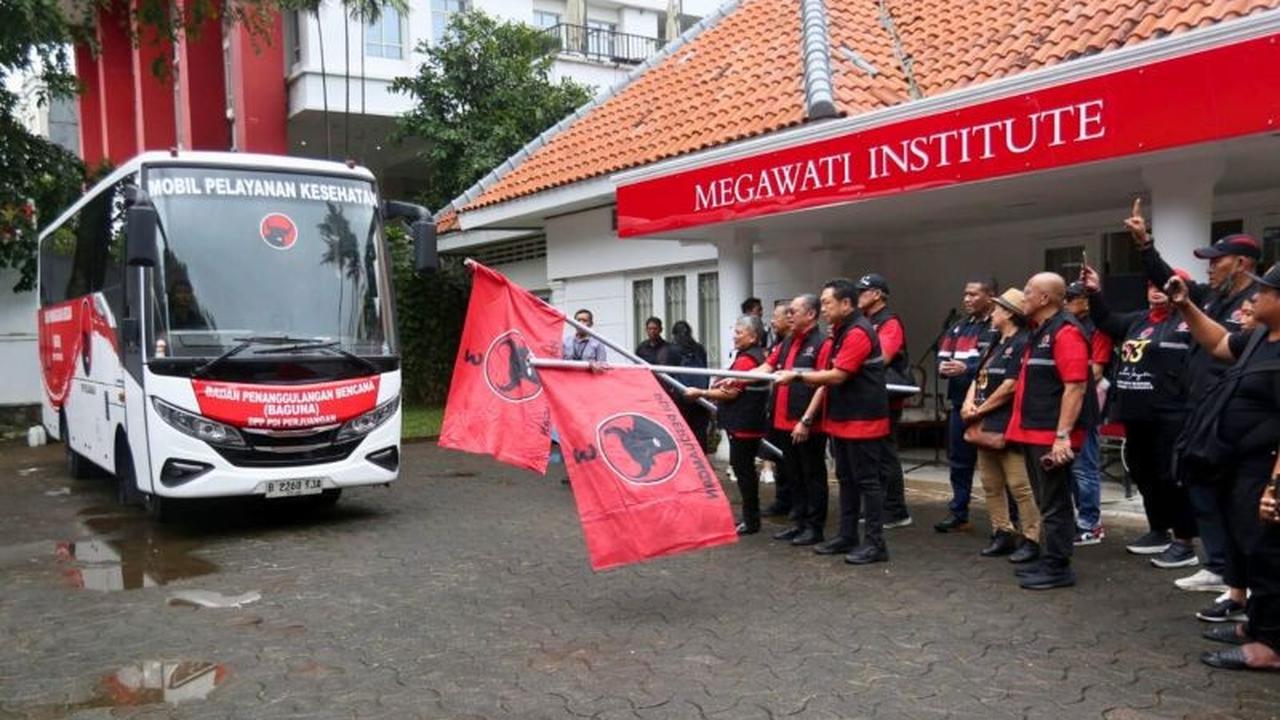 PDIP Kirim Bus Klinik dan Truk Laundry Bantu Korban Banjir Jawa Barat