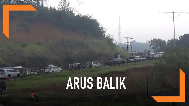 Arus balik lebaran di jalur selatan terpantau mengalami kemacetan Minggu (09/06) pagi khususnya di wilayah perbatasan Tasikmalaya dan Garut Jawa Barat.