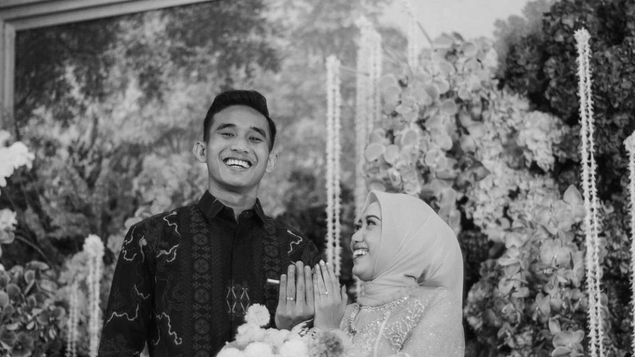 7 Potret Rizky Ridho Melamar Kekasihnya, Sendy Aulia, Tuai Dukungan dari Netizen dan Timnas