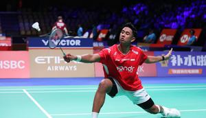 Tunggal putra Indonesia Alwi Farhan mengalahkan pemain Aljazair Mohamed Abderrahime Belarbi 21-8 dan 21-7 pada partai kedua laga Grup Grup D Piala Thomas 2026 di Forum Horsens, Denmark, Sabtu (25/5) dini hari. (foto: PBSI)