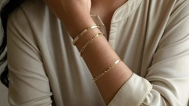 Gelang Bangle Satin & Cuff Emas 24 Karat 5 Gram (Image by Grok)