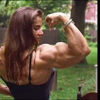 Para cowok ganteng ini, dulunya seorang cewek, lho!