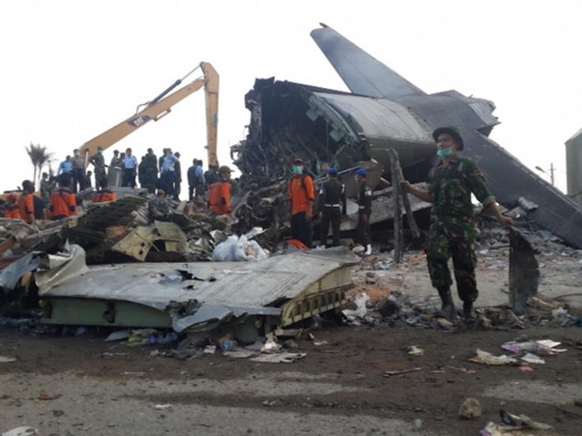 Puing Hercules mulai dibersihkan