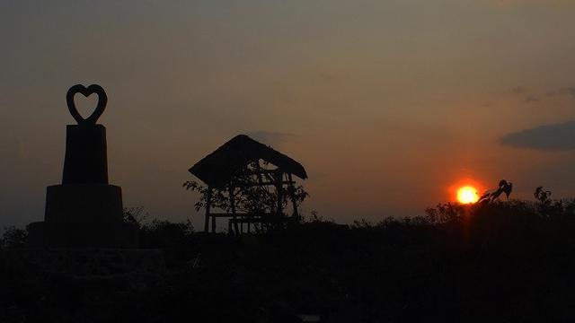 Mengejar Senja Di Bukit Cinta Warisan Belanda Regional