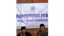 Ketua PP Muhammadiyah Bidang Tarjih dan Tadjid, Yunahar Ilyas didampingi Wakil Sekretaris Majelis Tarjih dan Tadjid, Marifat Iman. Senin (16/6/14) (Liputan6.com Faisal R Syam)