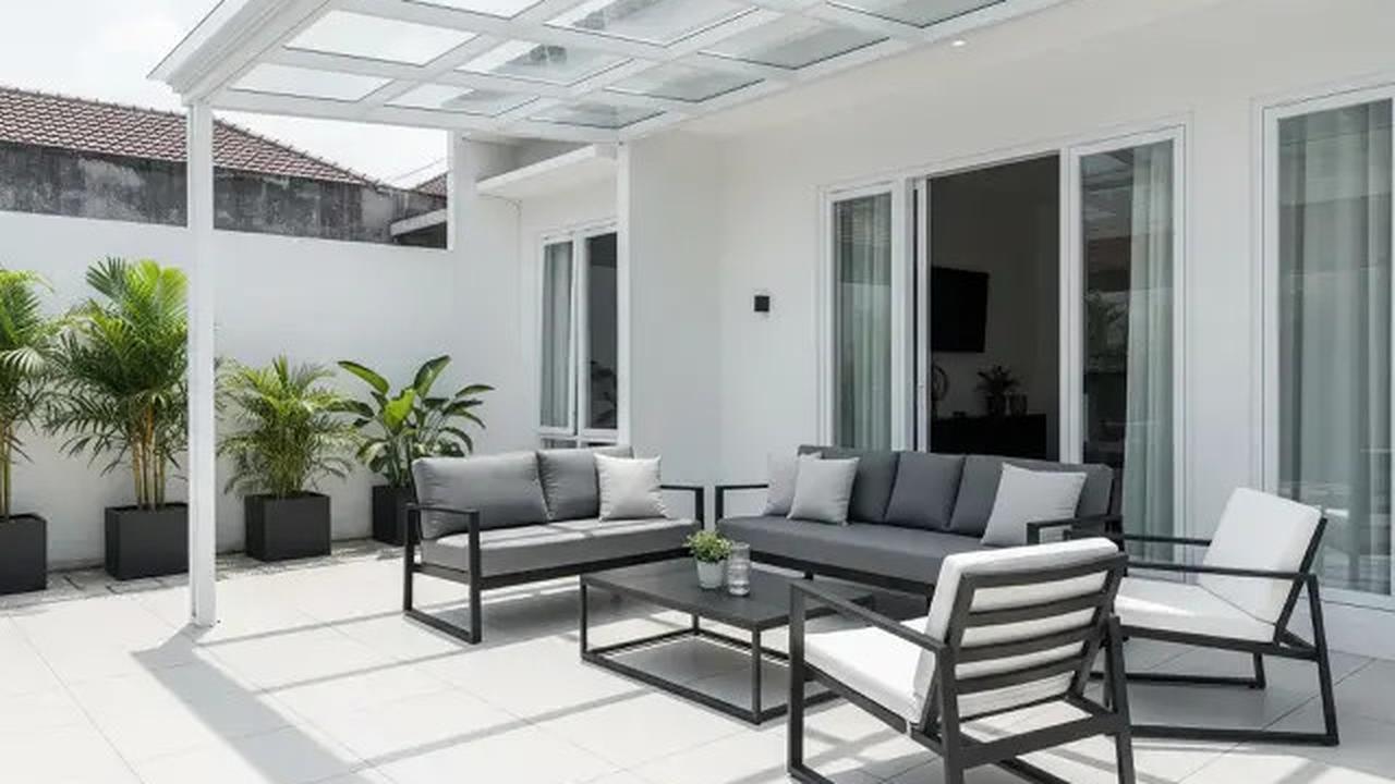 8 Inspirasi Desain Teras Rumah Minimalis Ukuran 3x5 dengan Kanopi, Estetik dan Fungsional