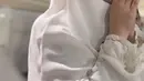 Perluasan area tawaf yang diberi nama The Saudi Riwaq memang ditujukan untuk kenyamanan jemaah.  Tampak suasana dari dalam buggy car atau mobil golf yang ditumpangi Celine untuk melaksanakan thawaf. Seorang pengemudi tampak mengarahkan kendaraan di jalur khusus di dalam Masjidil Haram. (Liputan6.com/IG/@celine_evangelista)