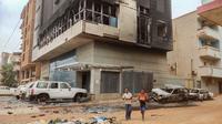 Angkatan Darat Sudan mengumumkan sedang melakukan diskusi terhadap kemungkinan memperpanjang gencatan senjata menyusul seruan dari Arab Saudi dan Amerika Serikat pada Minggu, 28 Mei 2023 agar kesepakatan gencatan senjata dengan kelompok paramiliter Rapid Support Forces (RSF) diperpanjang. (AFP)
