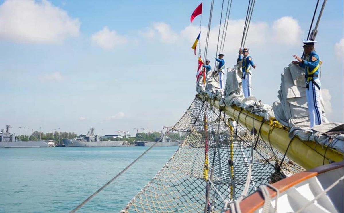 FOTO: KRI Bima Suci Lanjutkan Misi Diplomasi di Singapura