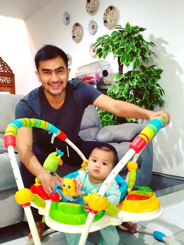 Potret kebersamaan Shandy Syarif dan Anak