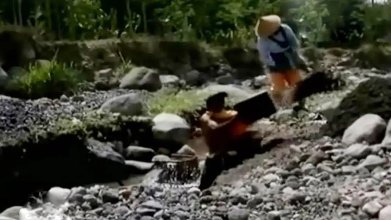 Kekeringan, Petani Padi di Temanggung Jadi Penambang Pasir