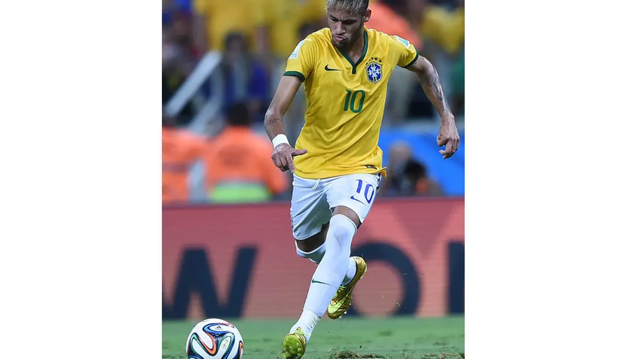 Penyerang tim nasional Brasil, Neymar da Silva Santos Júnior atau biasa dipanggil Neymar itu sudah mencetak 4 gol selama Piala Dunia 2014. (AFP PHOTO/Eitan Abramovich)