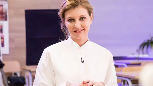 Olena Zelenska, istri Presiden Ukraina Volodymyr Zelensky, menghadiri sesi sekolah online di Kyiv, Ukraina. (Kantor Pers Presiden Ukraina / AP)