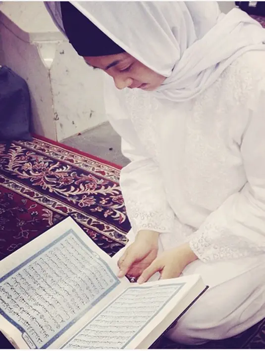 "Aku sempat merasa ragu, pakai atau nggak ya? Tapi kemarin Alhamdulillah Allah masih memberi kesempatan buat aku. Karena waktu ke Palestina itu Allah juga yang mengizinkanku ke sana," jelasnya dilansir dari Kapanlagi.com. (Instagram/idp91)