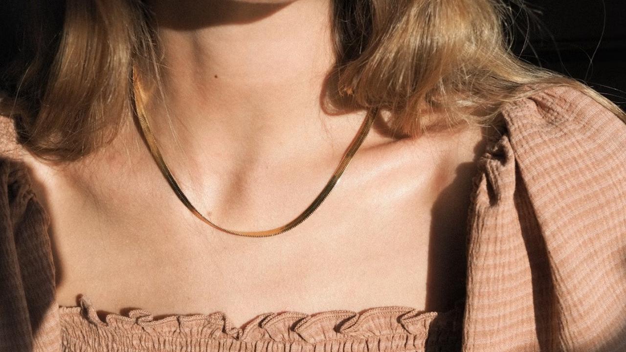 7 Model Kalung Choker Emas Terbaru, Simpel Tapi Berkelas