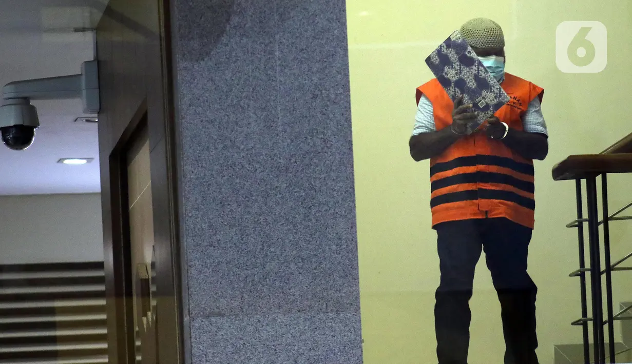 Pemeriksaan Ricky Ham Pagawak terkait kasus dugaan suap proyek pembangunan infrastruktur di Kabupaten Mamberamo Tengah. (Liputan6.com/Helmi Fithriansyah)