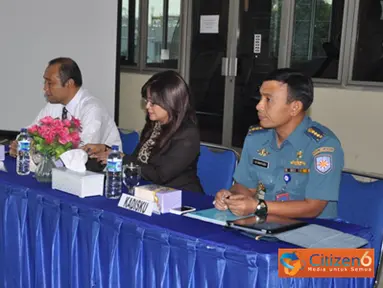 Citizen6, Tanjung Priok: Kadisku Kolinlamil Kolonel Laut (S) I.B. Rahyudo mengadakan mengadakan tatap muka dengan jajaran pejabat Bank BNI Tanjung Priok sebagai ajang silaturahmi sebagai pejabat baru, Minggu (20/5). (Pengirim: Kadispen Kolinlamil)