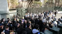 Demonstrasi di Iran (AFP)