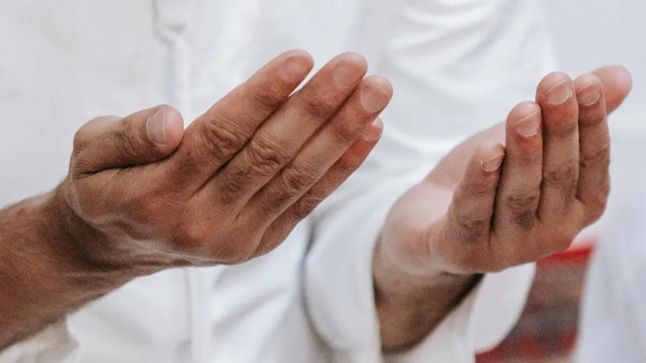 Hadis Kewajiban Mendidik Anak