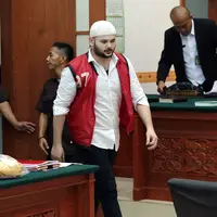 Pemyanyi Ridho Rhoma kembali menjalani sidang lanjutan pada Selasa (8/8/2017). Dalam sidang kali ini, majelis hakim melakukan pemeriksaan para saksi dari Jaksa Penuntut Umum (JPU). (Deki Prayoga/Bintang.com)