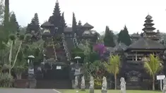 Usai penetapan status Gunung Agung di Karangasem menjadi awas, Pura Besakih ditutup untuk kegiatan persembahyangan serta aktifitas wisata.