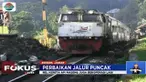 Meski demikian, kereta yang melintas masih harus berjalan dengan kecepatan 5 kilometer perjam belum bisa normal seperti sebelum longsor.