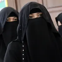 "Jadi alangkah baiknya diselesaiin secara hukum agar bisa melangkah ke kehidupan masing-masing yang lebih baik lagi dengan yang lain," tutur Indadari. (Nurwahyunan/Bintang.com)