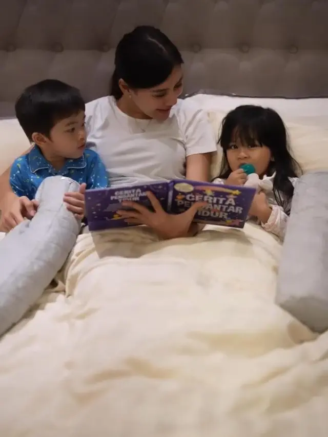 Potret Keseruan Syahnaz Sadiqah Bareng Si Kembar