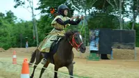 Atlet Pahanan Berkuda Indonesia, Silmy Aisyah Hafizhah (13) asal Bogor, Jawa Barat saat berlaga di  Thailand Horseback Archery League 2024 yang digelar di kota Haytay, Thailand. Foto: Dok. Pribadi