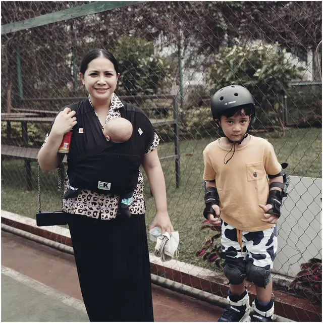 Rafathar dan Gempi main sepatu roda (Foto: Instagram/@gadiiing)