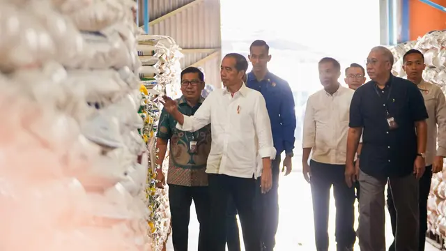 Jokowi.