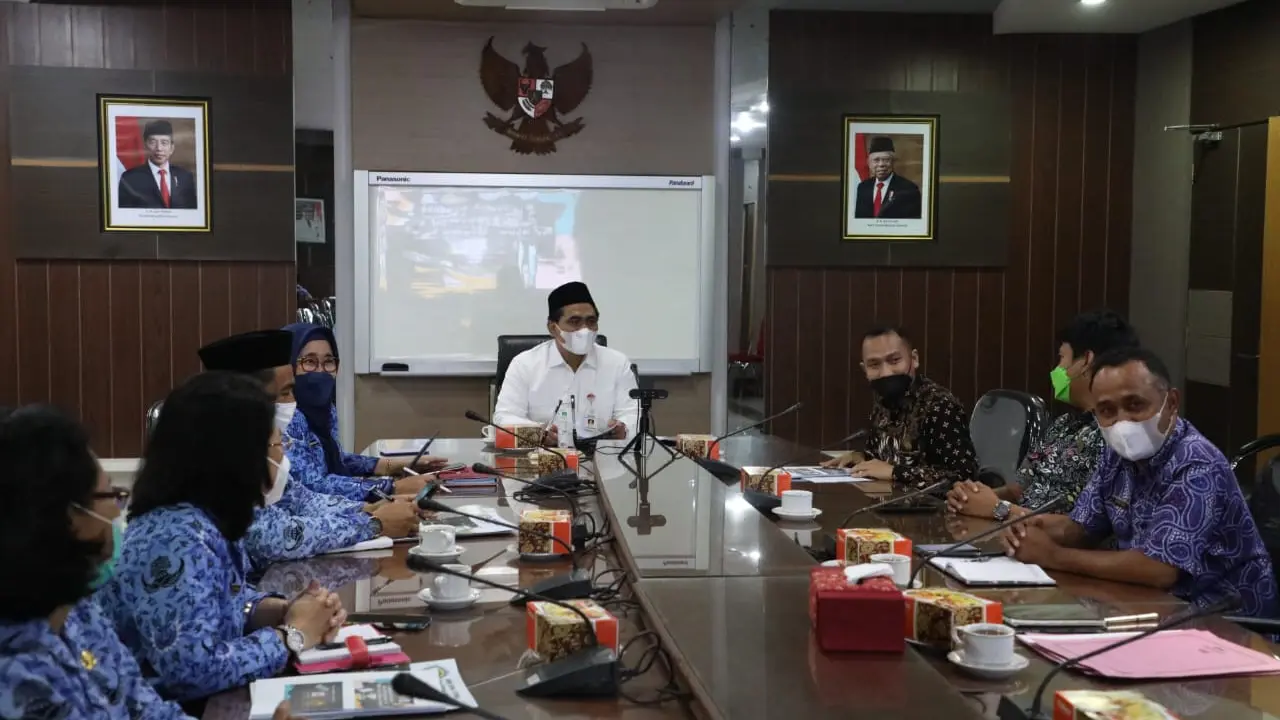 Wakil Gubernur Jawa Tengah, Taj Yasin Maimoen saat menerima audiensi SMK Bina Utama Kendal di kantor wagub
