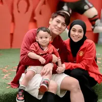 Potret Lesti Kejora dan Rizky Billar Bersama Baby L (Instagram/@lestikejora)