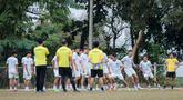 Pemain Timnas Indonesia U-22 menggelar sesi latihan jelang laga melawan Myanmar pada laga terakhir Grup C SEA Games 2025. (Bola.com/Bagaskara Lazuardi)