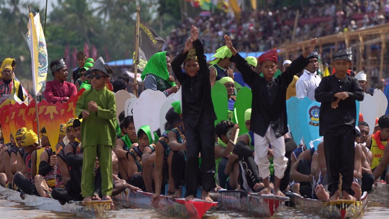 Bocah Pacu Jalur Kuansing Riau Mendunia, Viral Aura Farm Dahsyat Hingga Tarik Perhatian PSG dan AC Milan