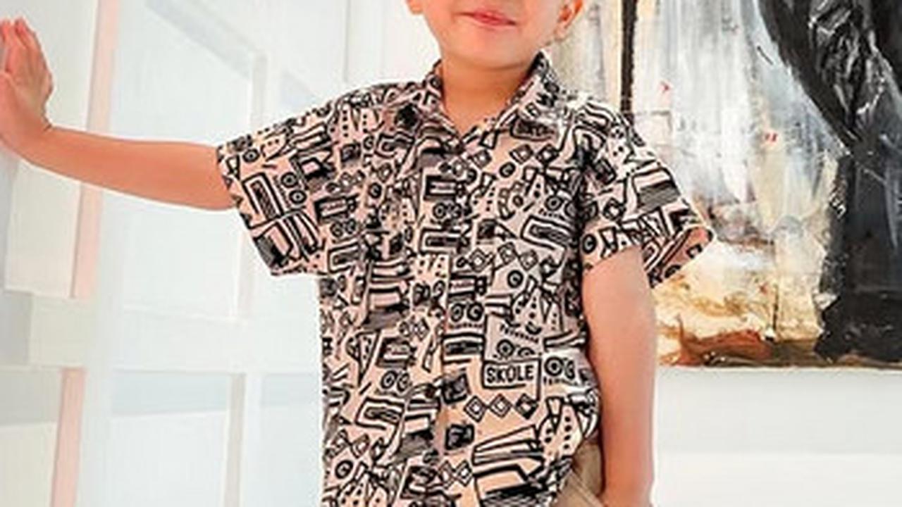 Disebut Penerus Raffi Ahmad, Potret Rayyanza Berpose Bak Model Cilik Pakai Seragam Sekolah di Rumah Curi Perhatian