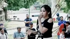 Penampilan Via Vallen menyanyikan lagu Ddu Du Ddu Du milik girlband Korea Selatan, BLACKPINK, versi koplo menggemparkan warganet.