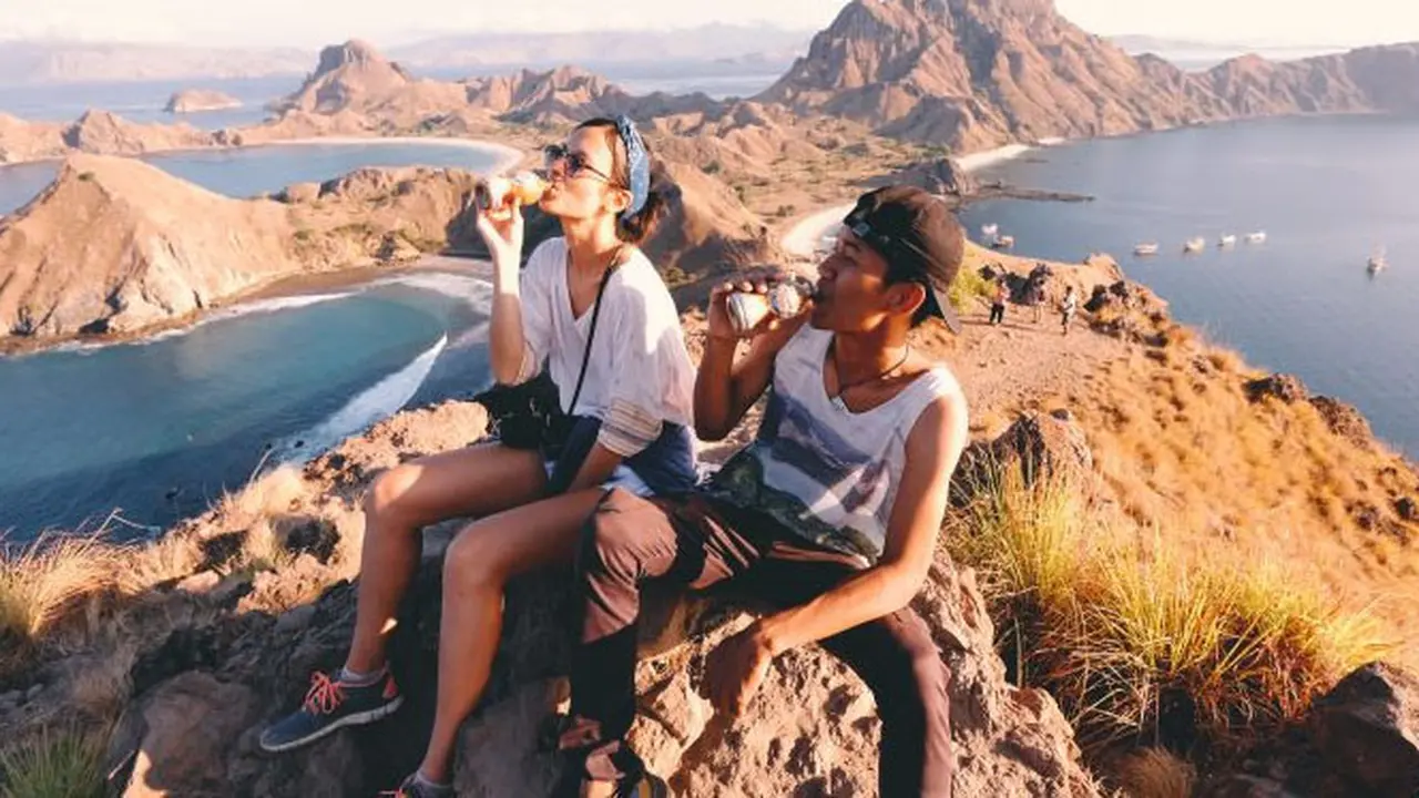 A Good Day, Nongkrong Gaul di Puncak Pulau Padar