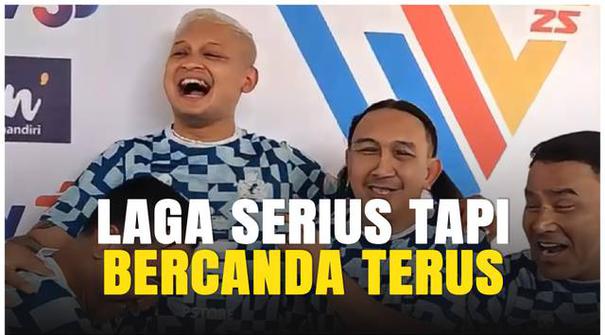 Lima pemain Selebritis FC, Judika, Augie Fantinus, Syamsir Alam, Rico Ceper bikin suasana Stadion PTIK jadi cair banget jelang laga Celebrity Trofeo Cup 2025!