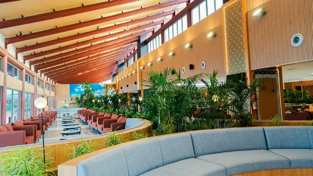 Mulai Hari Ini, Terminal 2F Bandara Soekarno-Hatta jadi Pusat Penerbangan Umrah Garuda Indonesia