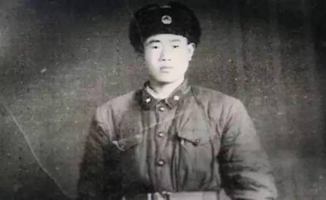 Kakek Wang saat masih jadi tentara | Photo: Copyright shanghaiist.com