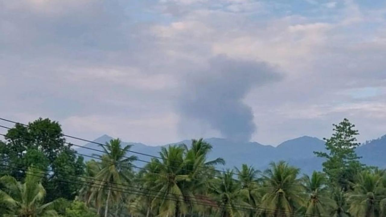 Tahukah Anda? Gunung Dukono Lontarkan Abu Vulkanik Setinggi 800 Meter, Status Waspada Level II!