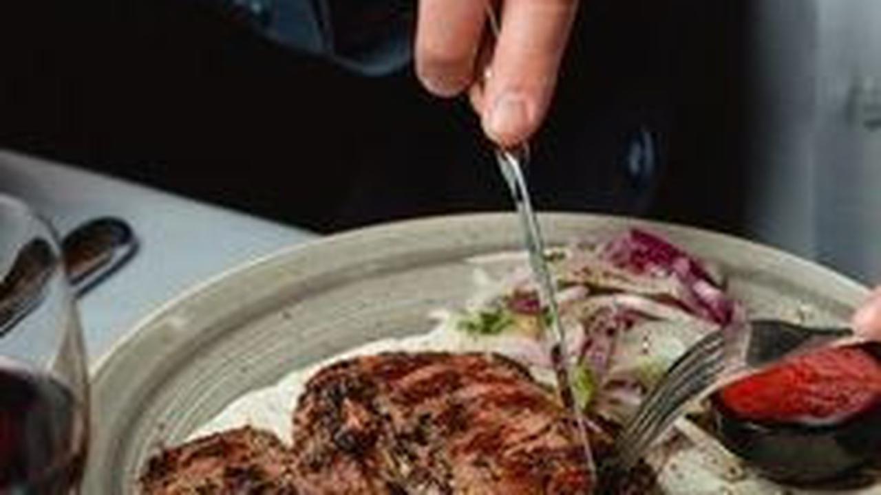 Jadi, Sirloin atau Tenderloin? Rare, medium, atau well-done? Pilihan ada di tangan Anda, selamat menikmati!