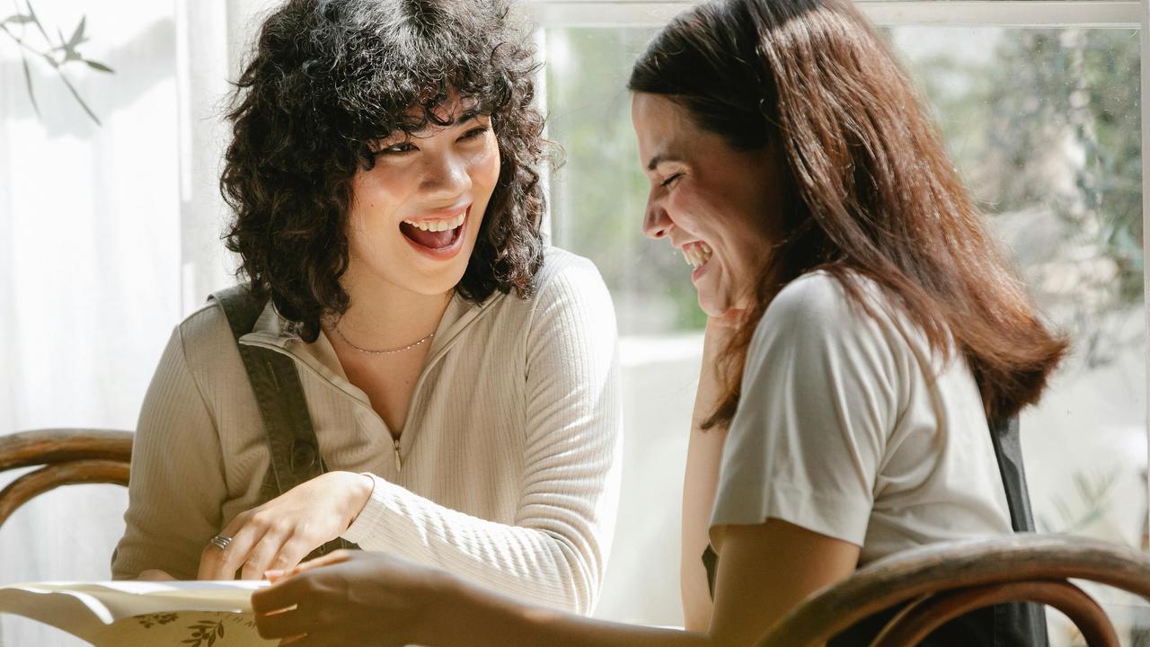 7 Tips Membangun Koneksi Pertemanan Agar Lebih Akrab dan Bermakna
