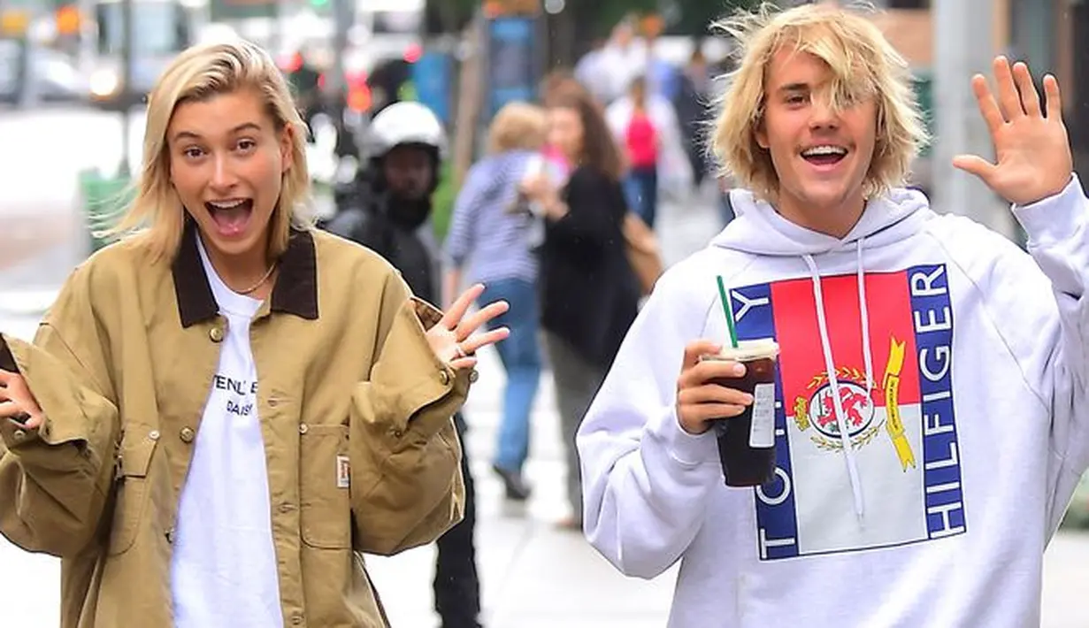 Berbeda dengan Hailey Baldwin, Justin Bieber merasa bahagia karena disediakan banyak waktu olehnya. (Harper's Bazaar)
