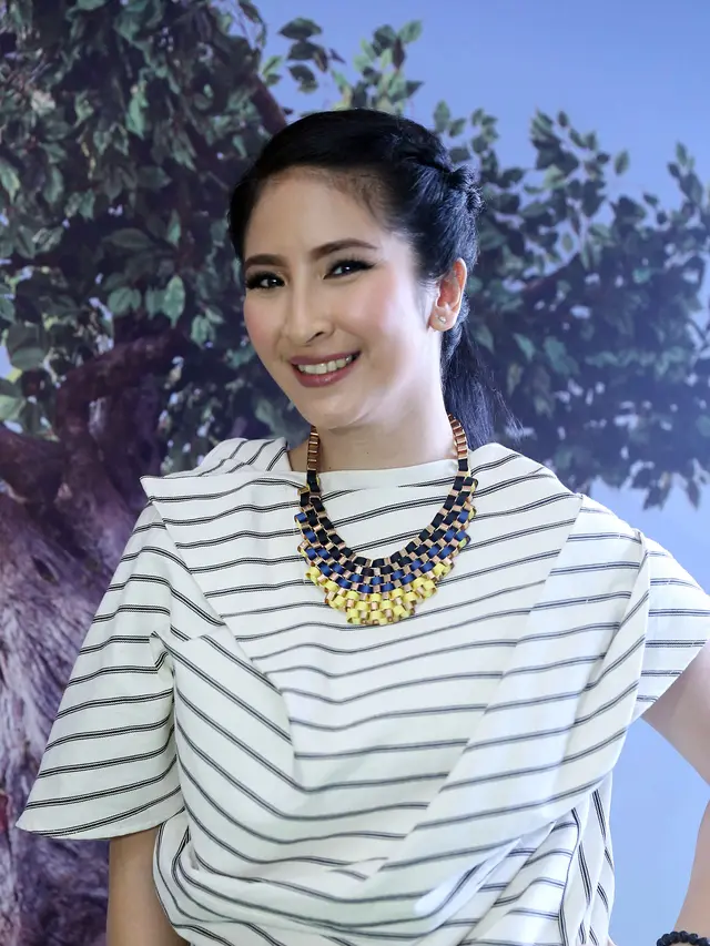 [Bintang] Novita Angie